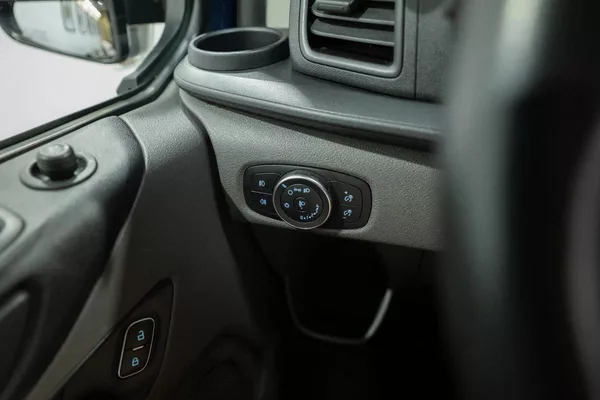 Ford Transit Custom L2 2.0 77 kW - foto 17