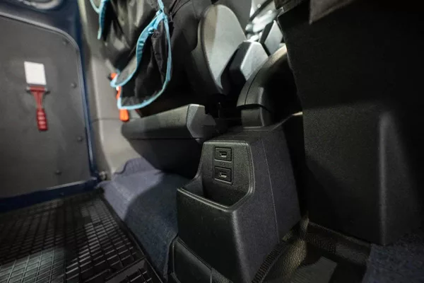 Ford Transit Custom L2 2.0 77 kW - foto 21