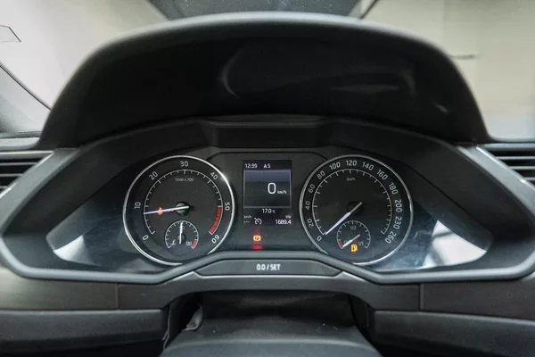 Škoda Superb 1.6 TDI 88 kW - foto 11
