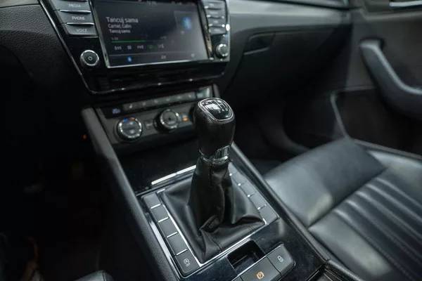 Škoda Superb 1.6 TDI 88 kW - foto 12