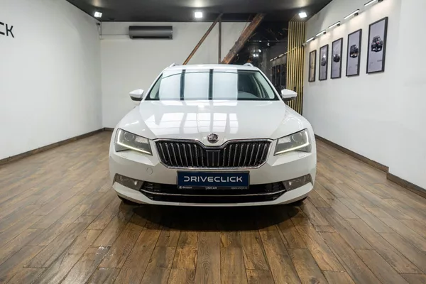 Škoda Superb 1.6 TDI 88 kW - foto 2