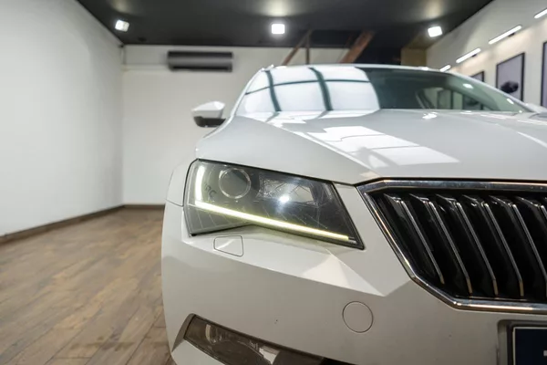 Škoda Superb 1.6 TDI 88 kW - foto 20