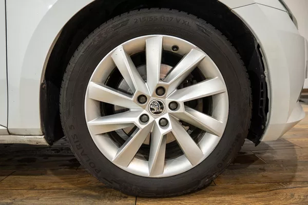 Škoda Superb 1.6 TDI 88 kW - foto 23