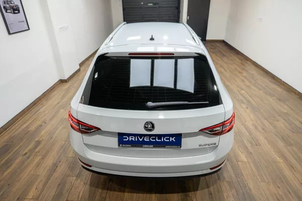 Škoda Superb 1.6 TDI 88 kW - foto 5