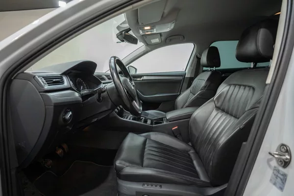 Škoda Superb 1.6 TDI 88 kW - foto 7