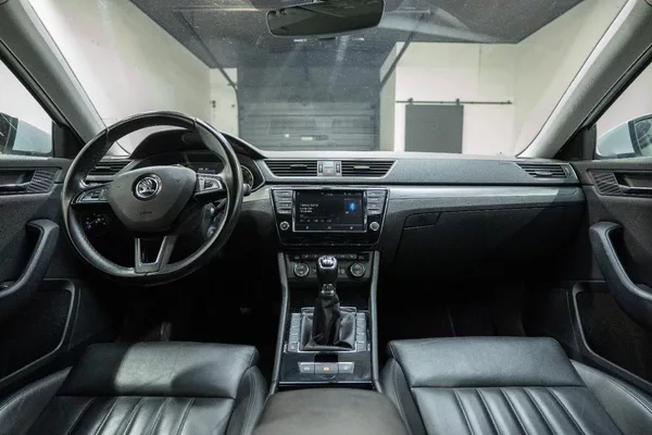 Škoda Superb 1.6 TDI 88 kW - foto 9