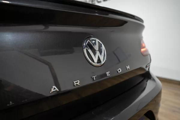 Volkswagen Arteon 2.0 TDI R-Line 140 kW - foto 29