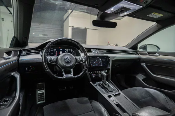 Volkswagen Arteon 2.0 TDI R-Line 140 kW - foto 9