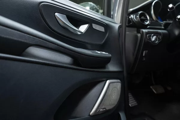 Mercedes-Benz V300d 4MATIC 176 kW - foto 18