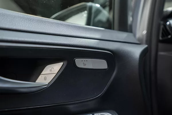 Mercedes-Benz V300d 4MATIC 176 kW - foto 19