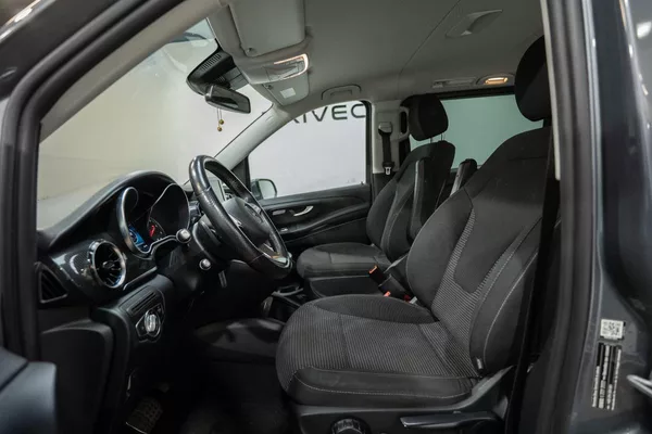 Mercedes-Benz V300d 4MATIC 176 kW - foto 8