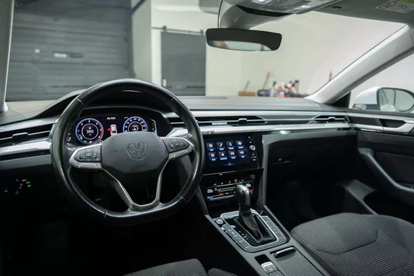 Volkswagen Arteon 2.0 TDI DSG R-Line 110 kW - foto 11