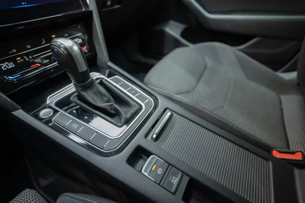 Volkswagen Arteon 2.0 TDI DSG R-Line 110 kW - foto 16