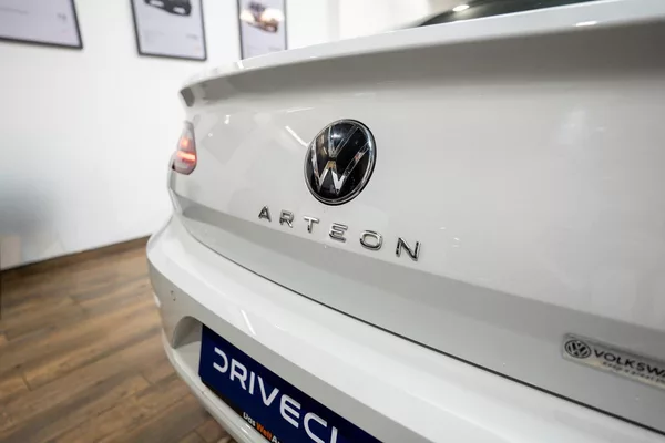 Volkswagen Arteon 2.0 TDI DSG R-Line 110 kW - foto 24
