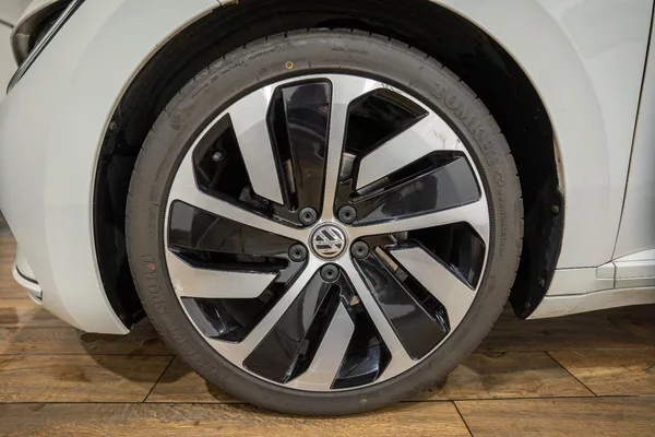 Volkswagen Arteon 2.0 TDI DSG R-Line 110 kW - foto 28