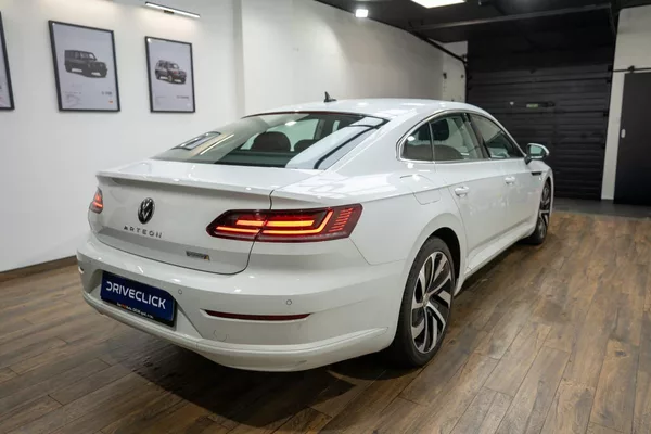 Volkswagen Arteon 2.0 TDI DSG R-Line 110 kW - foto 4