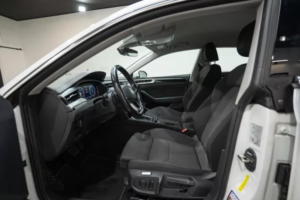 Volkswagen Arteon 2.0 TDI DSG R-Line 110 kW - foto 8