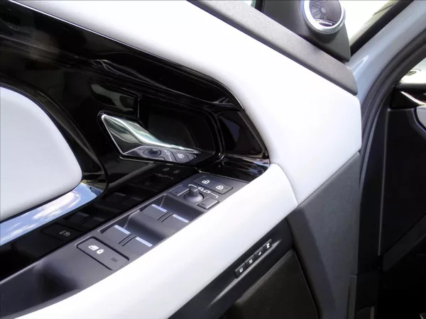 Land Rover Range Rover Evoque 2,0 D165 DYNAMIC S AWD* - foto 8