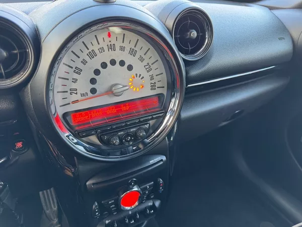 Mini Countryman 2.0 D 105kW AUT - foto 12