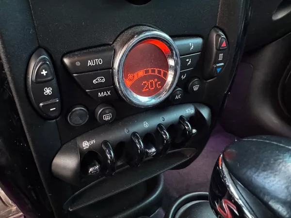 Mini Countryman 2.0 D 105kW AUT - foto 17