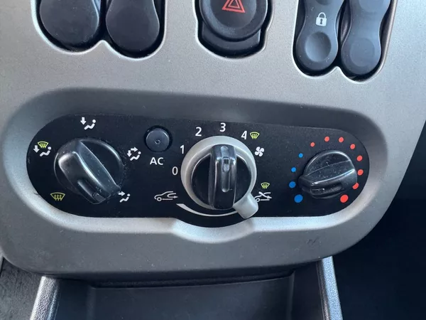 Dacia Logan 1.5DCi 55kW - foto 14