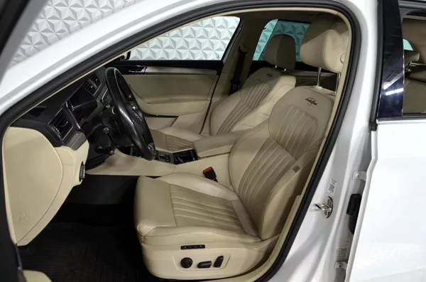 Škoda Superb 2.0TDI 147kW 4x4 L&K DSG kombi - foto 10