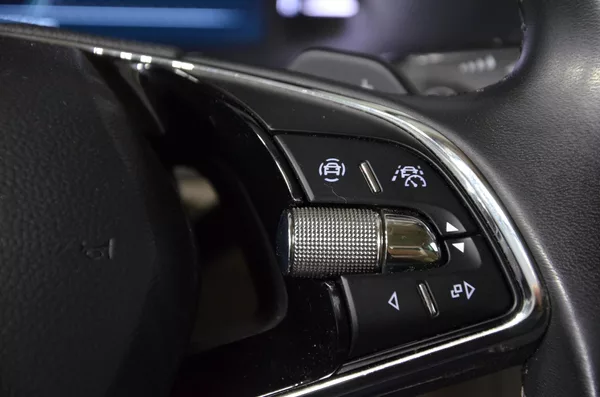 Škoda Superb 2.0TDI 147kW 4x4 L&K DSG kombi - foto 14