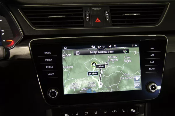 Škoda Superb 2.0TDI 110 Style kombi - foto 18