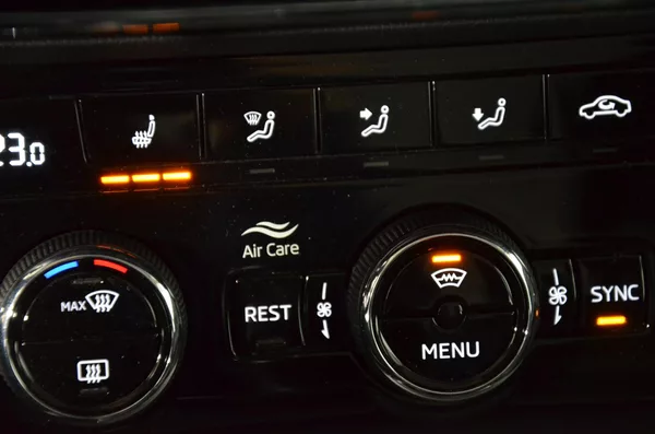 Škoda Superb 2.0TDI 110 Style kombi - foto 20