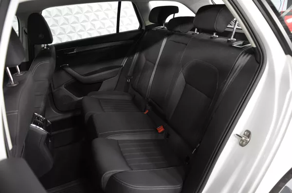 Škoda Superb 2.0TDI 110 Style kombi - foto 22