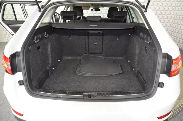 Škoda Superb 2.0TDI 110 Style kombi - foto 23