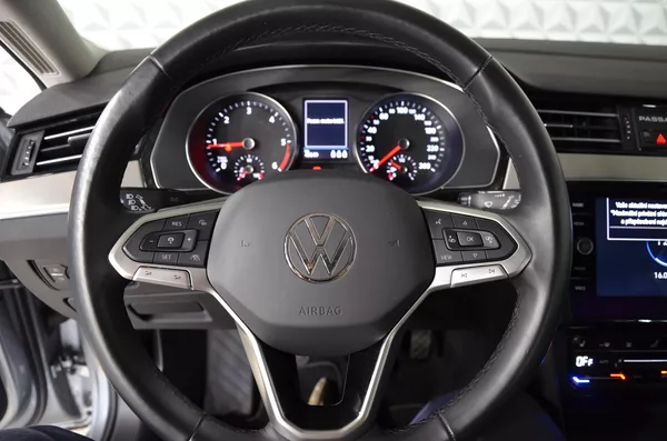 Volkswagen Passat 2.0 TDI 110 Elegance Variant - foto 12