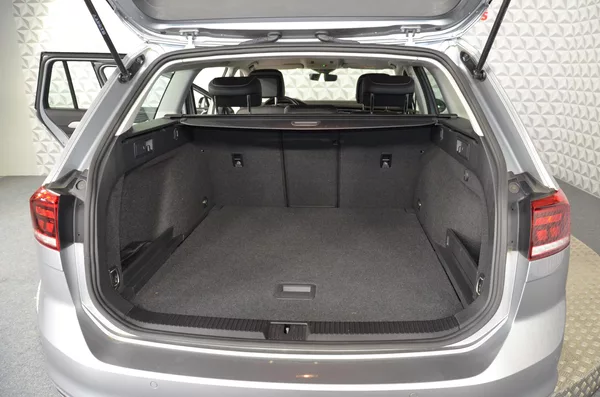 Volkswagen Passat 2.0 TDI 110 Elegance Variant - foto 22