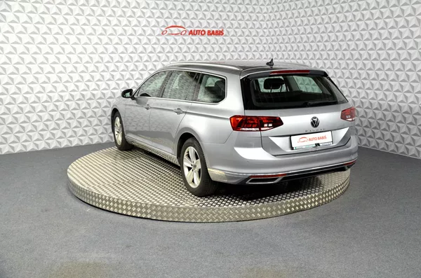 Volkswagen Passat 2.0 TDI 110 Elegance Variant - foto 7