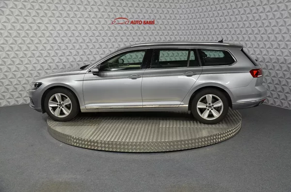 Volkswagen Passat 2.0 TDI 110 Elegance Variant - foto 8