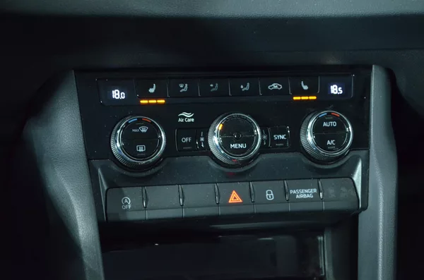 Škoda Karoq 2.0TDi 110kw 4x4 Ambition DSG - foto 17