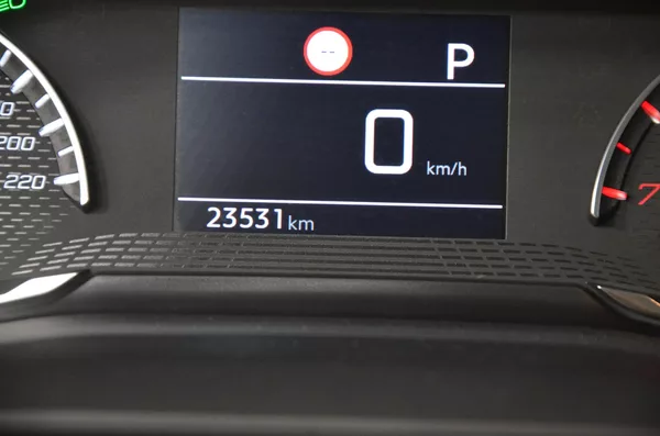 Peugeot 208 1.2 100 Allure SS AT - foto 13