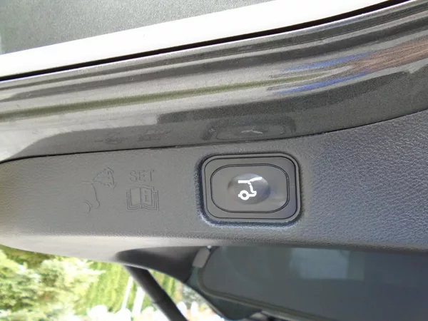 Ford Galaxy 2.5 Durarec FHEV Vignale 7míst - foto 35