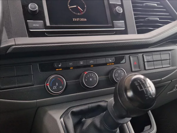 Volkswagen T6.1 2,0 TDI CAMPING VESTAVBA 4MÍST - foto 32