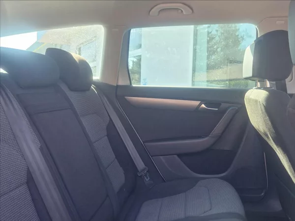 Volkswagen Passat 1,4 TSI DSG AUTOAC SENZOR TAŽN - foto 12