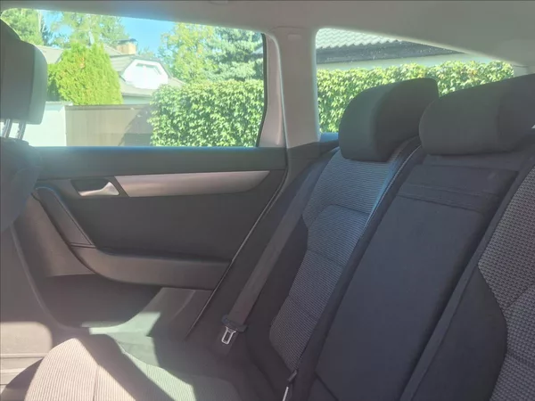 Volkswagen Passat 1,4 TSI DSG AUTOAC SENZOR TAŽN - foto 13
