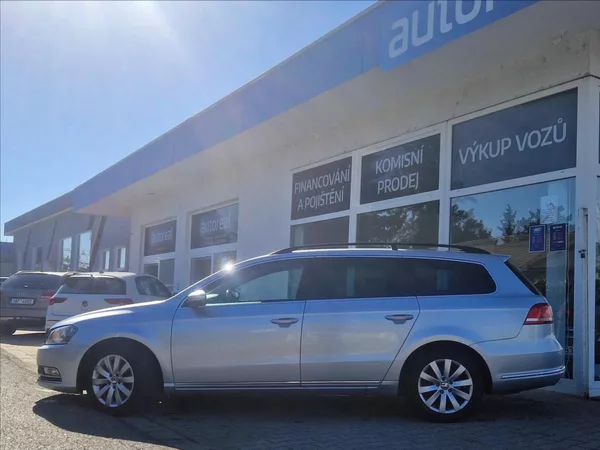 Volkswagen Passat 1,4 TSI DSG AUTOAC SENZOR TAŽN - foto 2