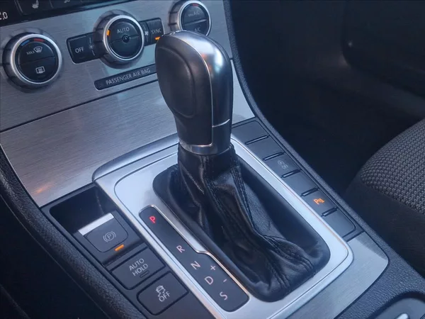 Volkswagen Passat 1,4 TSI DSG AUTOAC SENZOR TAŽN - foto 26