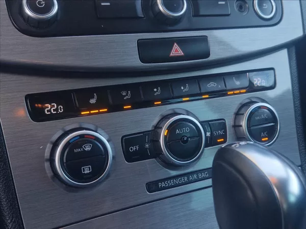 Volkswagen Passat 1,4 TSI DSG AUTOAC SENZOR TAŽN - foto 27