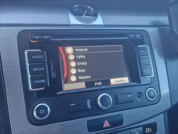 Volkswagen Passat 1,4 TSI DSG AUTOAC SENZOR TAŽN - foto 31