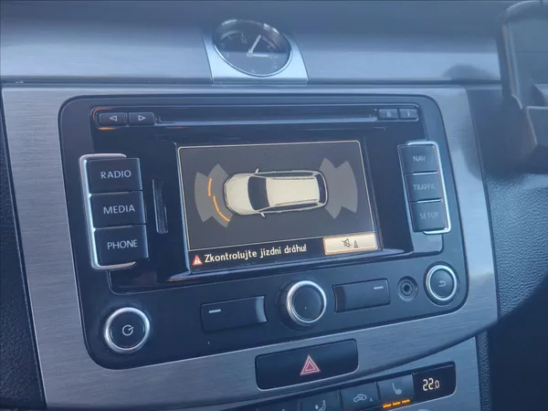 Volkswagen Passat 1,4 TSI DSG AUTOAC SENZOR TAŽN - foto 33