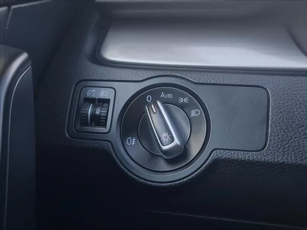 Volkswagen Passat 1,4 TSI DSG AUTOAC SENZOR TAŽN - foto 35