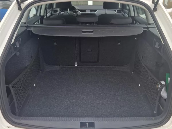 Škoda Octavia 2,0 TDI 110kW TAŽNÉ VÝHŘ. NOSI - foto 10