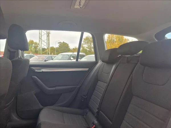 Škoda Octavia 2,0 TDI 110kW TAŽNÉ VÝHŘ. NOSI - foto 13