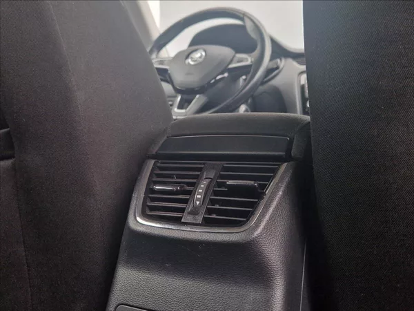 Škoda Octavia 2,0 TDI 110kW TAŽNÉ VÝHŘ. NOSI - foto 15